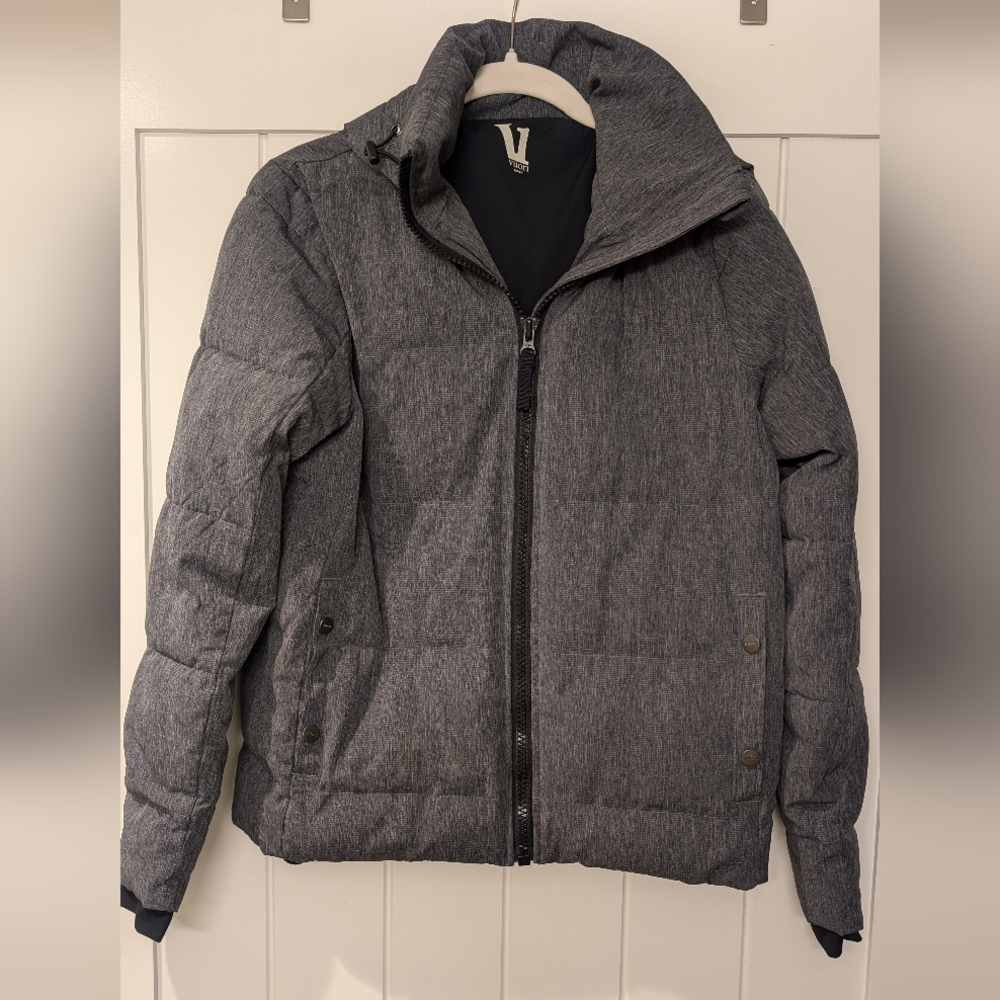 Vuori Grey Puffer Jacket Size small